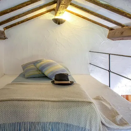 Libeccio By Interhome *